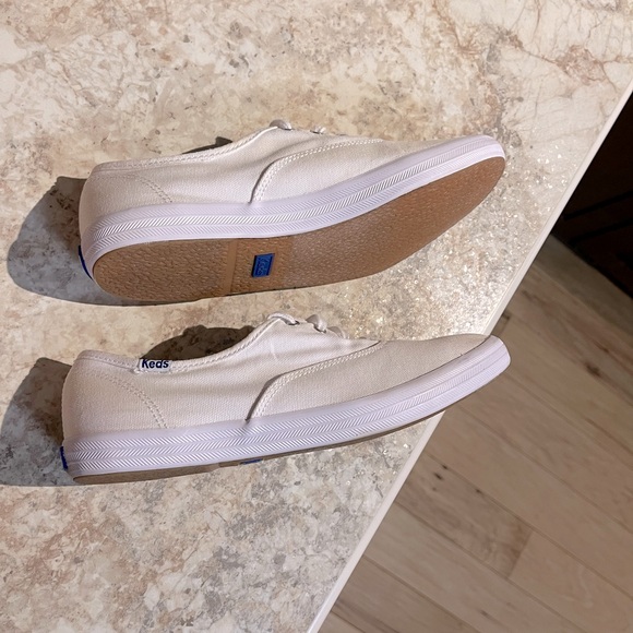 Wins white Keds - Picture 8 of 8